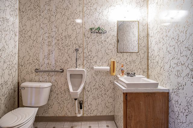 814 E Coffren Avenue, Greenville, MI 48838