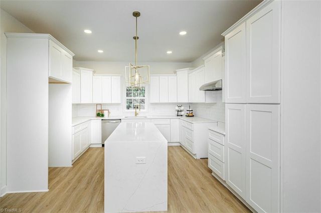 1300 N Main Street, Salisbury, NC 28144