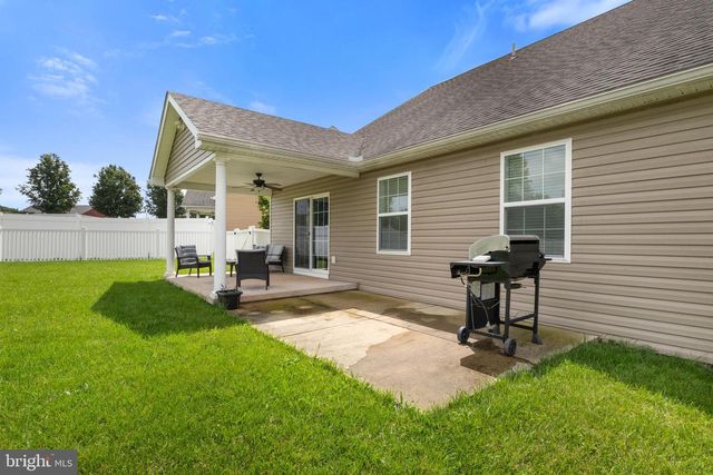 90 DYLAN DR, York, PA 17404
