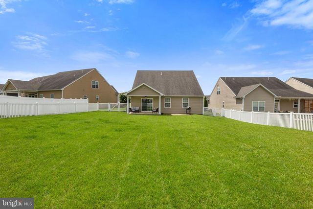 90 DYLAN DR, York, PA 17404
