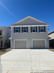 2415 Lynwood Bnd # 102, San Antonio, TX 78245
