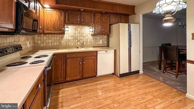 109 VALLEY GREENE CR, Wyomissing, PA 19610