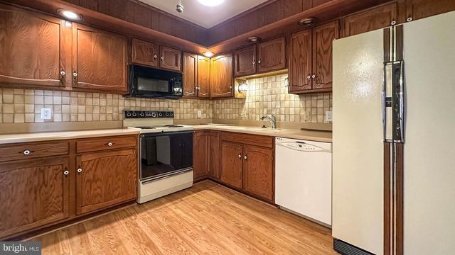 109 VALLEY GREENE CR, Wyomissing, PA 19610