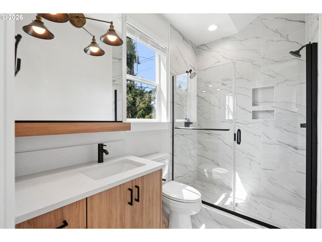 5444 Ne PRESCOTT St 1, Portland, OR 97218