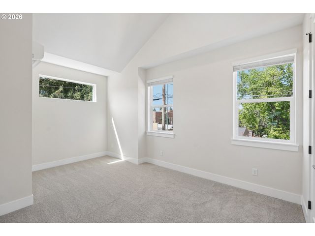 5444 Ne PRESCOTT St 1, Portland, OR 97218