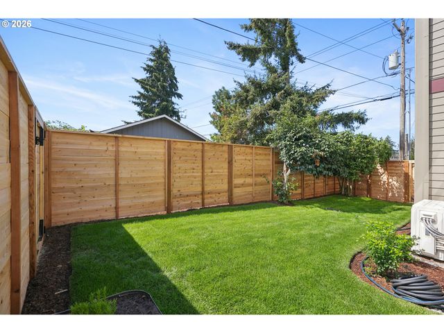 5444 Ne PRESCOTT St 1, Portland, OR 97218