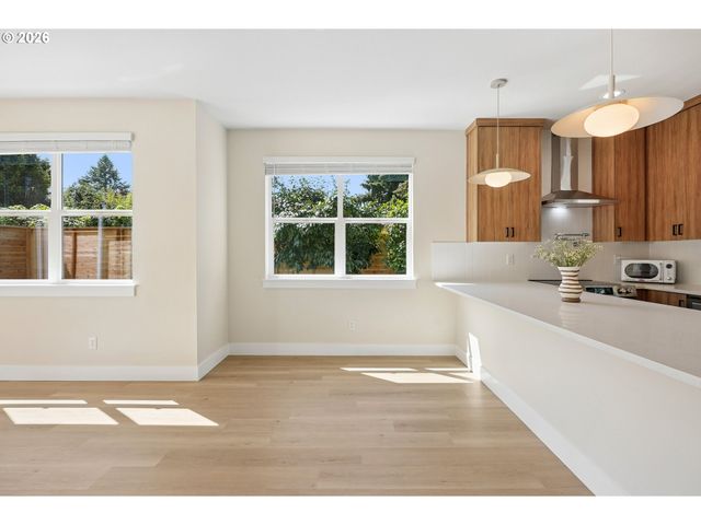 5444 Ne PRESCOTT St 1, Portland, OR 97218
