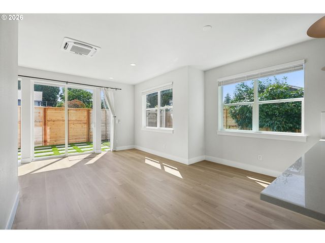 5444 Ne PRESCOTT St 1, Portland, OR 97218