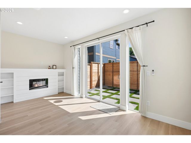 5444 Ne PRESCOTT St 1, Portland, OR 97218