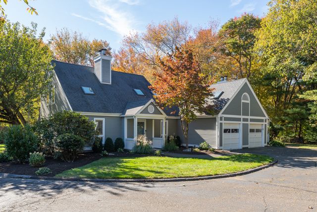 21 Centre Village Drive 21, Madison, CT 06443