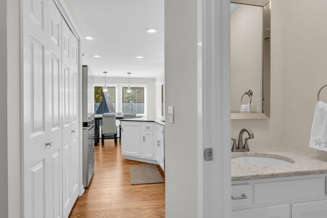 21 Centre Village Drive 21, Madison, CT 06443