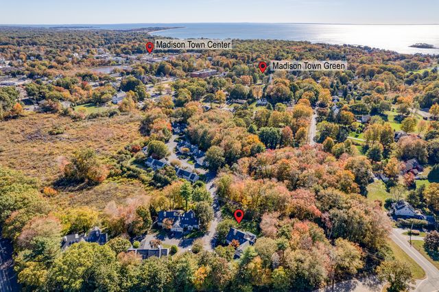21 Centre Village Drive 21, Madison, CT 06443