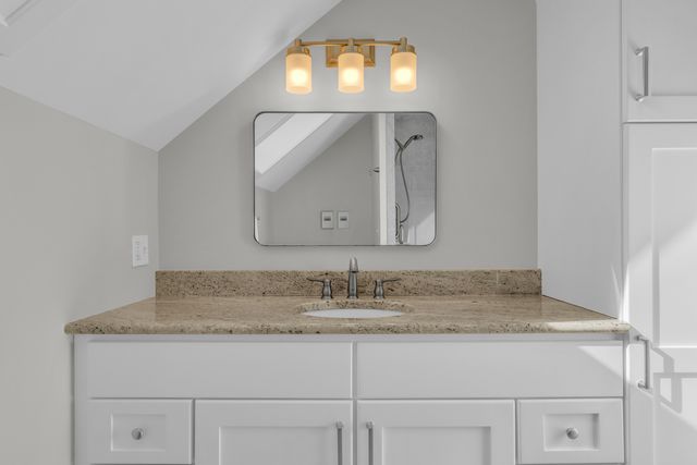 21 Centre Village Drive 21, Madison, CT 06443