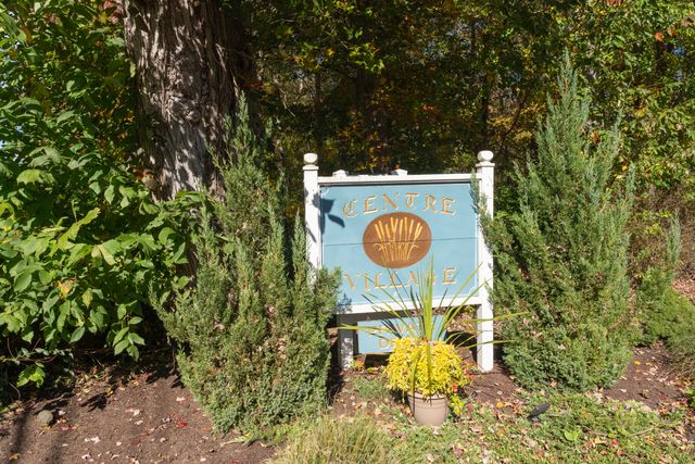 21 Centre Village Drive 21, Madison, CT 06443