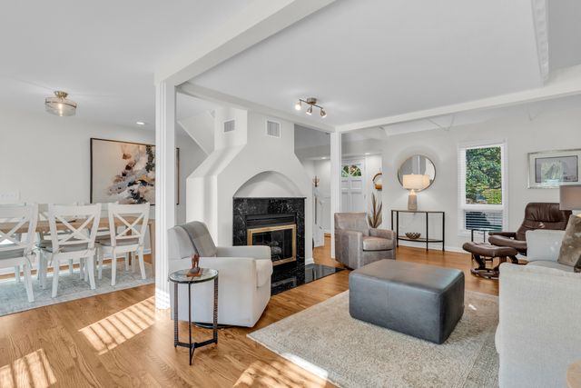 21 Centre Village Drive 21, Madison, CT 06443