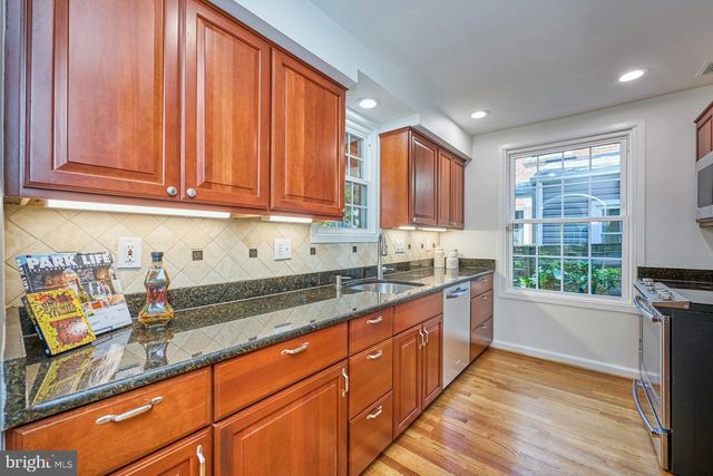 6110 WASHINGTON BLVD, Arlington, VA 22205