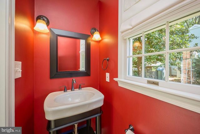 6110 WASHINGTON BLVD, Arlington, VA 22205
