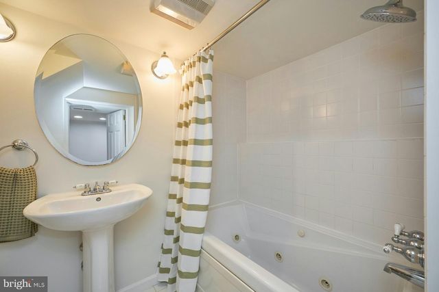 6110 WASHINGTON BLVD, Arlington, VA 22205