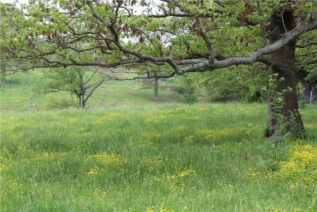 2482 Rocky Comfort Road, Highfill, AR 72734