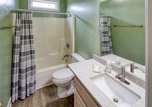 1584 Degrasse DR, Hayes, VA 23072
