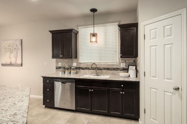 3448 El Molino Avenue, Clovis, CA 93619