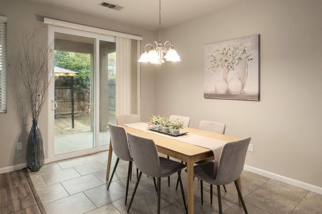 3448 El Molino Avenue, Clovis, CA 93619