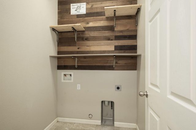 3448 El Molino Avenue, Clovis, CA 93619