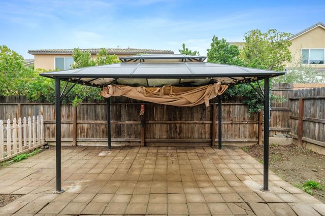 3448 El Molino Avenue, Clovis, CA 93619