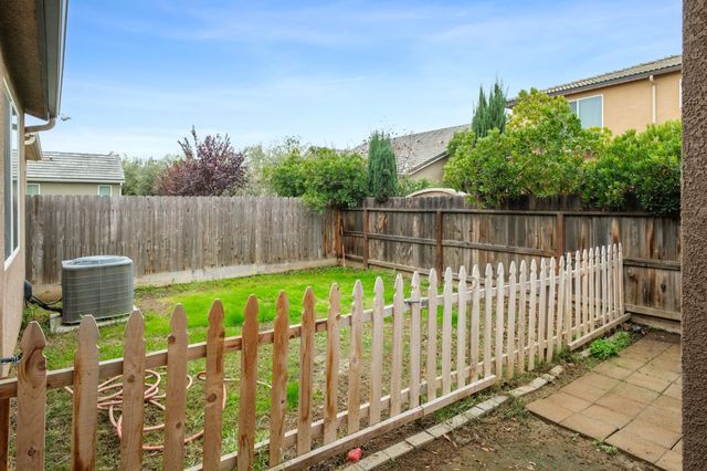 3448 El Molino Avenue, Clovis, CA 93619