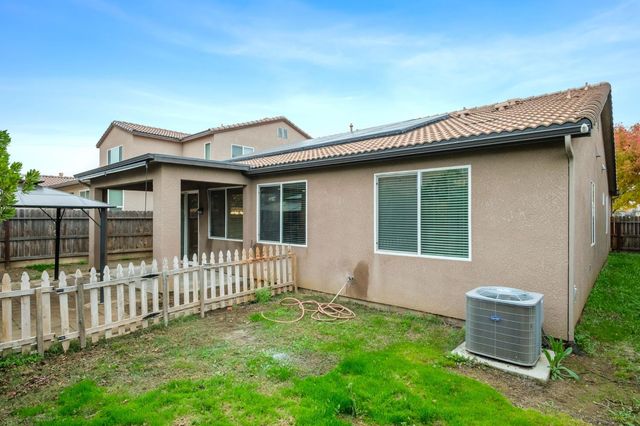 3448 El Molino Avenue, Clovis, CA 93619