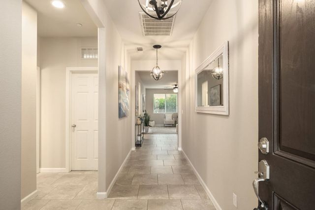 3448 El Molino Avenue, Clovis, CA 93619