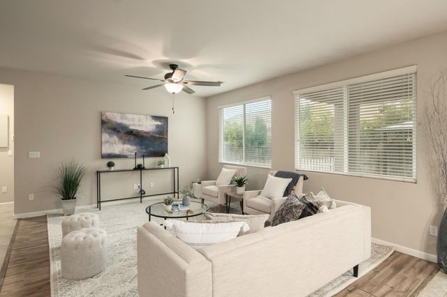 3448 El Molino Avenue, Clovis, CA 93619