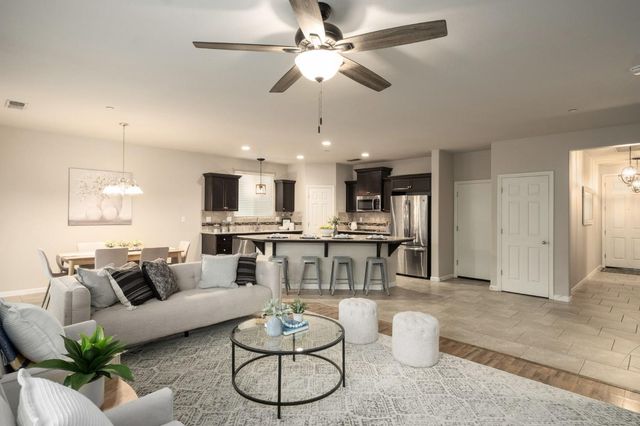 3448 El Molino Avenue, Clovis, CA 93619