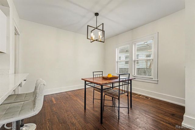 39 Neome Drive, Pontiac, MI 48341