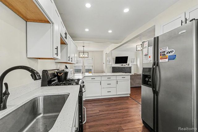 39 Neome Drive, Pontiac, MI 48341