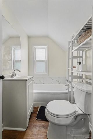 39 Neome Drive, Pontiac, MI 48341