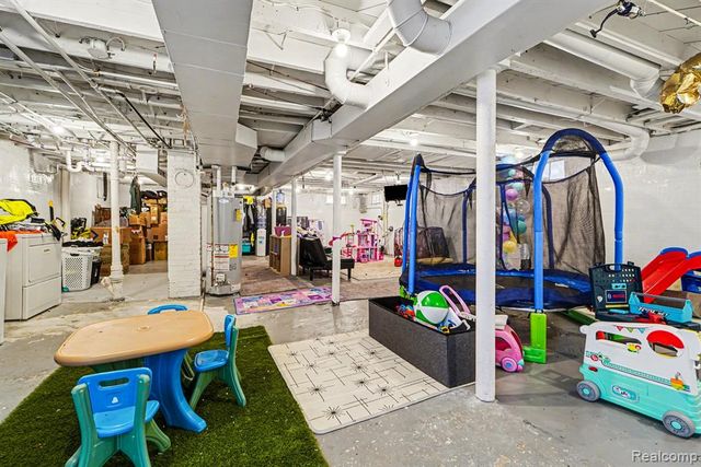 39 Neome Drive, Pontiac, MI 48341