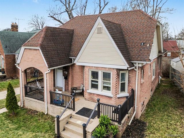 39 Neome Drive, Pontiac, MI 48341