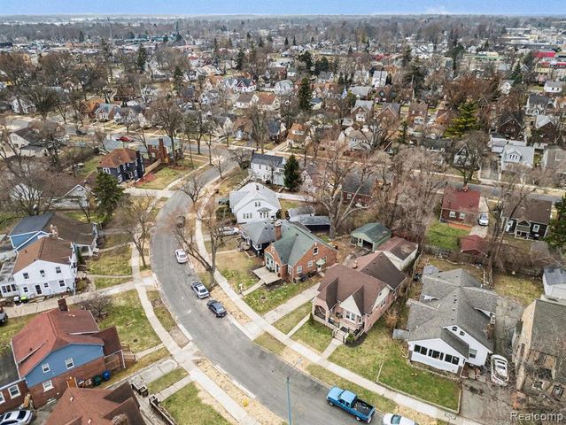 39 Neome Drive, Pontiac, MI 48341