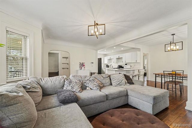 39 Neome Drive, Pontiac, MI 48341