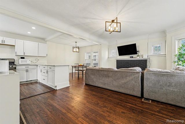 39 Neome Drive, Pontiac, MI 48341