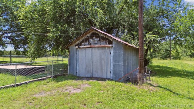 525 S 3rd Avenue, Hallett, OK 74034