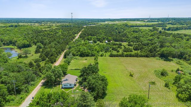 525 S 3rd Avenue, Hallett, OK 74034