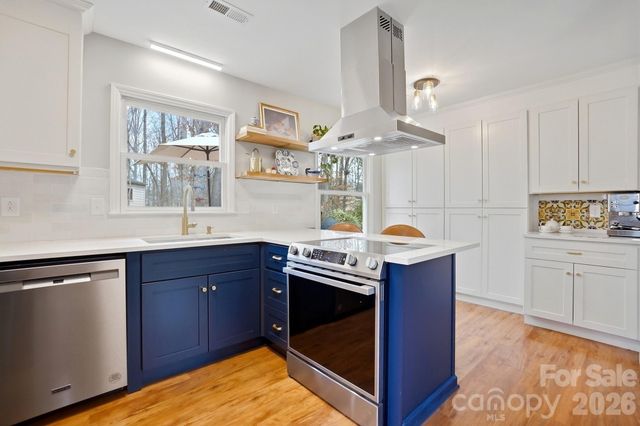 615 Winter Wood Drive, Matthews, NC 28105