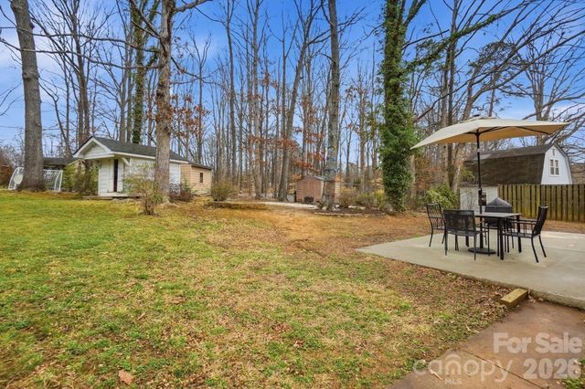 615 Winter Wood Drive, Matthews, NC 28105