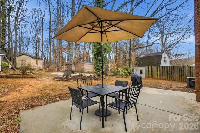 615 Winter Wood Drive, Matthews, NC 28105