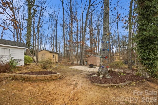 615 Winter Wood Drive, Matthews, NC 28105