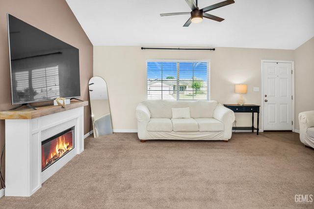 5513 Baja Drive, Bakersfield, CA 93307