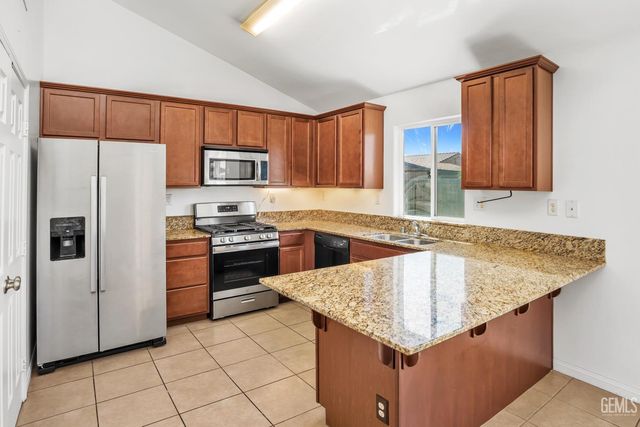 5513 Baja Drive, Bakersfield, CA 93307