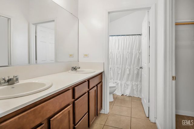 5513 Baja Drive, Bakersfield, CA 93307